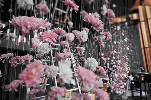 Elevating Events: How Flower Decorators in Dubai Redefine Event Aesthetics