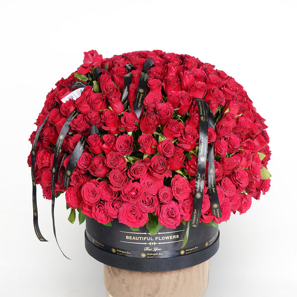 Grand Luxury Red Roses Box
