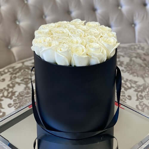 صندوق من الورود البيضاء 20